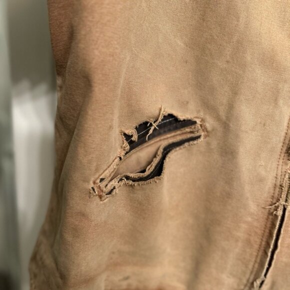 Distressed Hooded Carhart Lined Sherpa Work Jacket - Picture 10 of 12